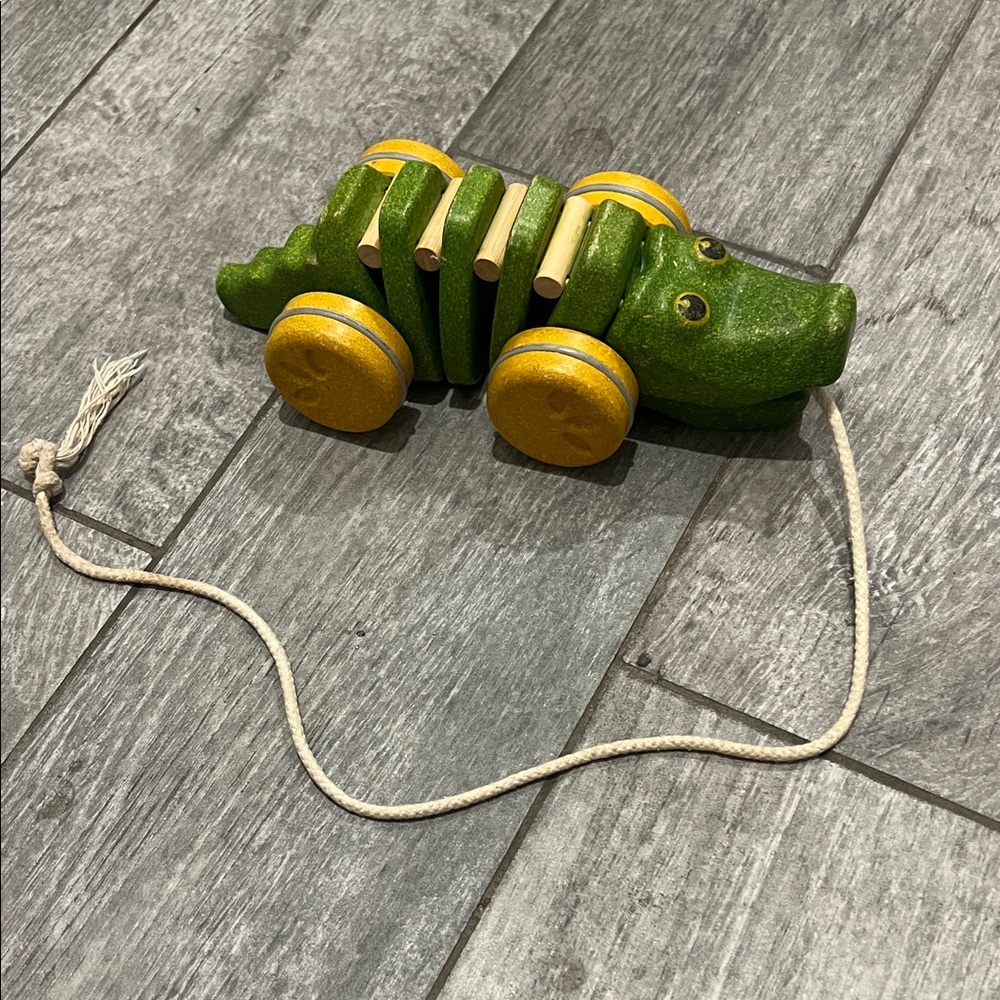PlanToys Green and Yellow Pull-Along Dancing Crocodile Toy